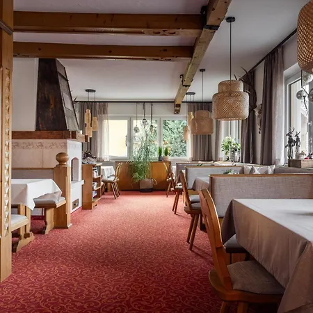 Lägenhetshotell Der Jagdhof 3*